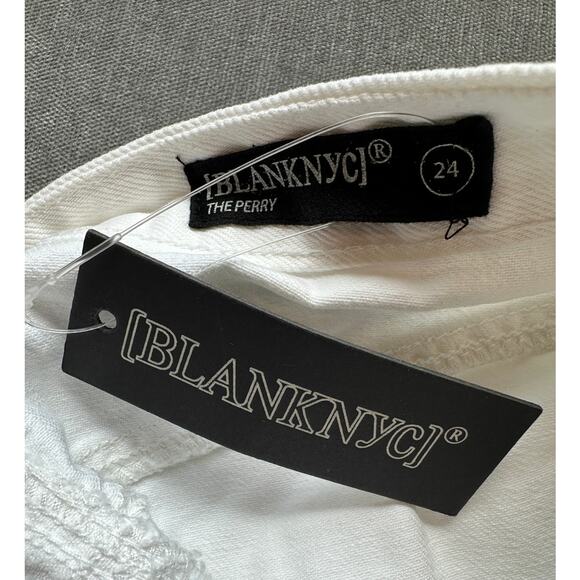 BlankNYC White Mom Cuff Denim Short Size 24 The Perry Relaxed 5 Pocket Jean NEW - Picture 8 of 9